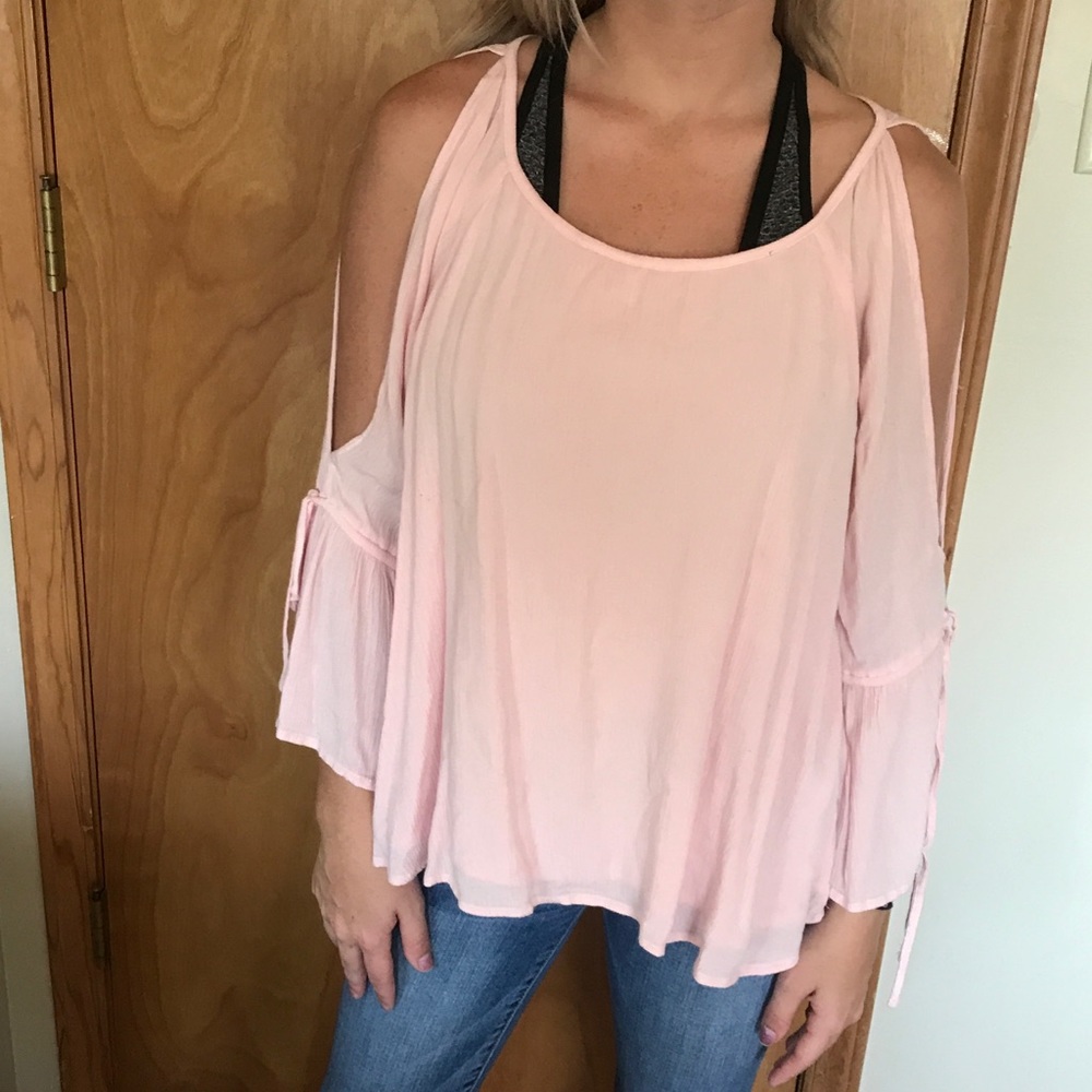 Women’s Hollister pink cold shoulder peasant top